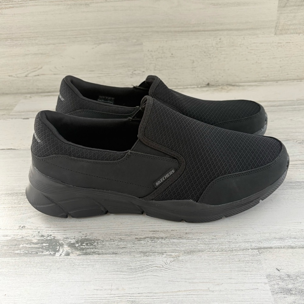 Skechers Men’s Size 10.5 Equalizer 4.0 Persisting Slip On Round Toe Casual Shoe